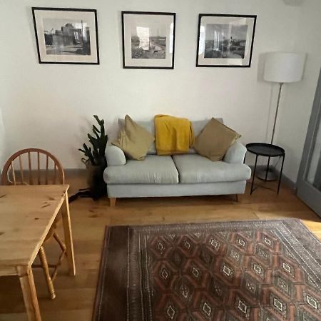 3-Bedroom Home With Free Parking In Chorlton Manchester Extérieur photo